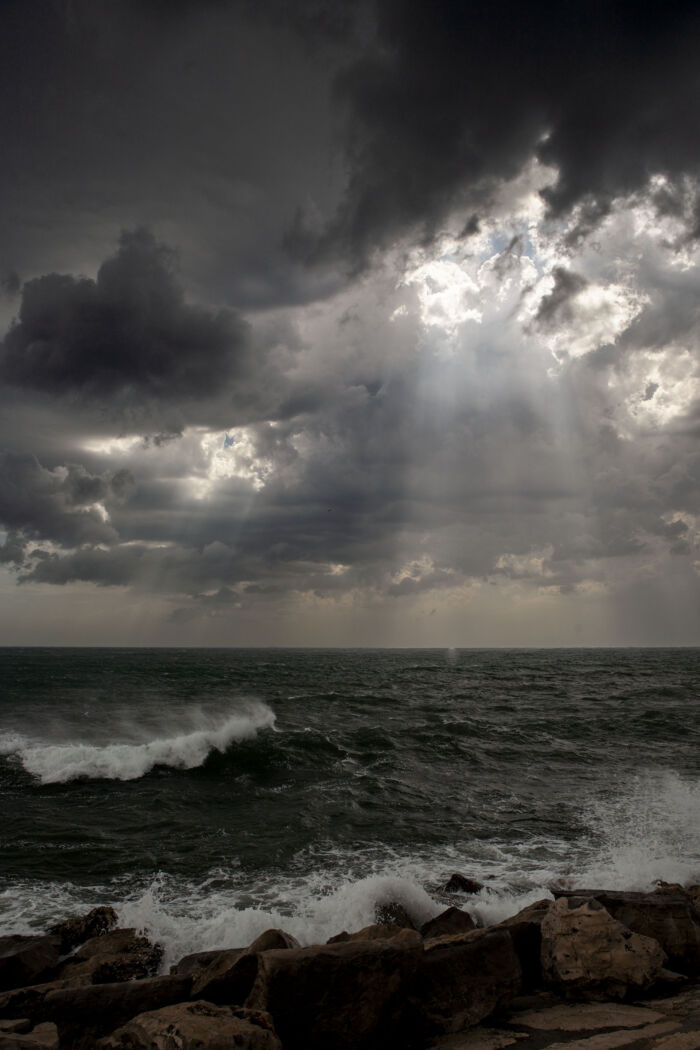 Thunderous Beauty: Capturing Umag's Coastal Drama