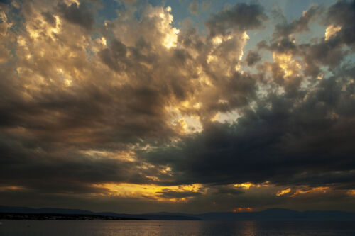 Radiant Twilight: Malinska's Celestial Symphony Captured in Breathtaking Photo Art