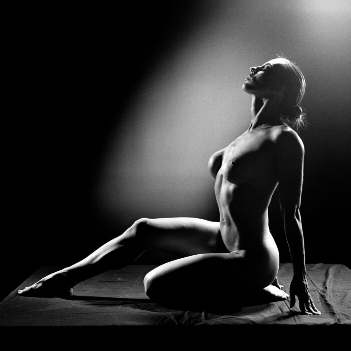 Timeless Sensuality: Nude Art in Black and White – Buy Art Prints for a Bold and Elegant Interior